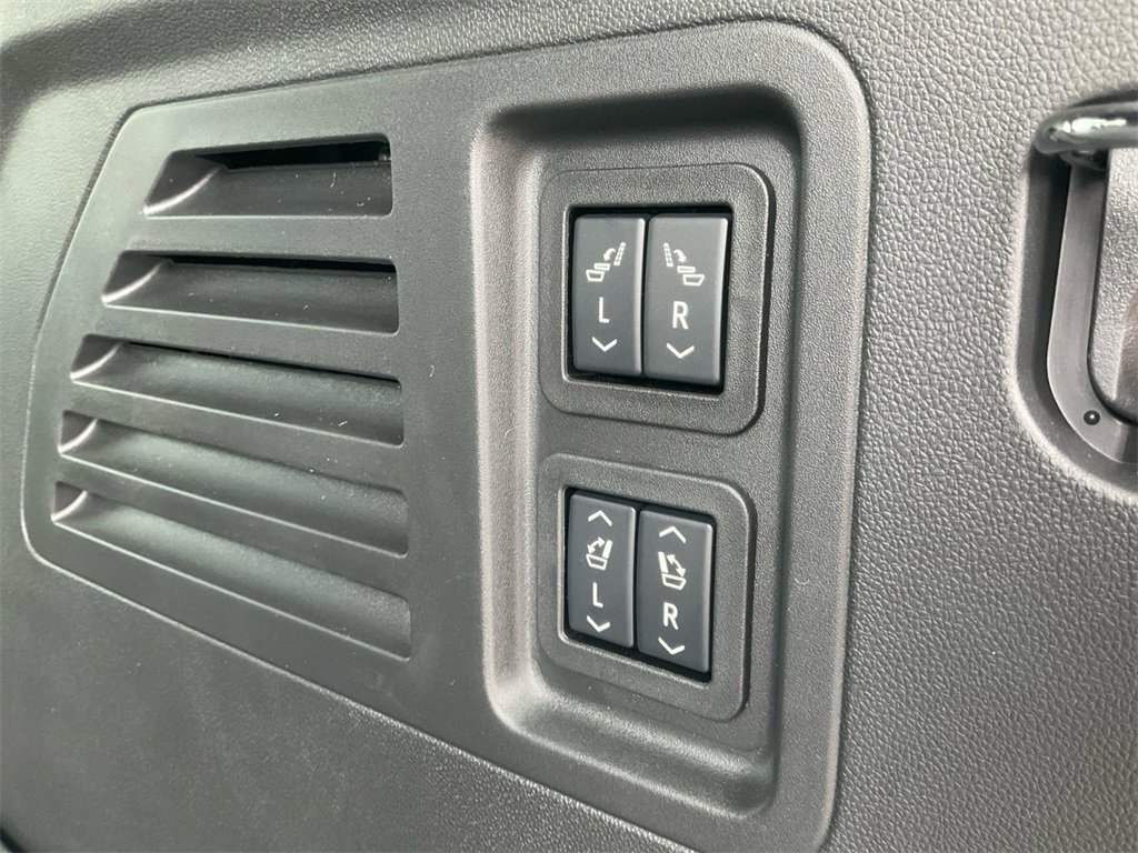 New 2026 Chevrolet Traverse RS w/ LPO, Floor Liner Package image 34