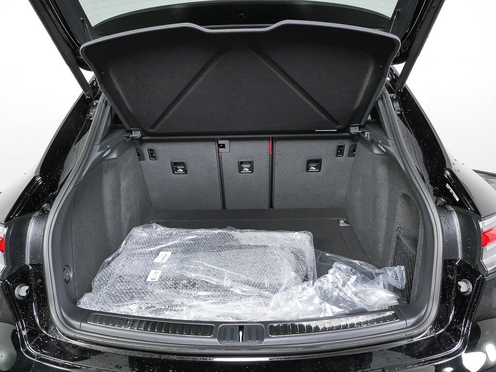 New 2026 Porsche Macan Turbo image 30