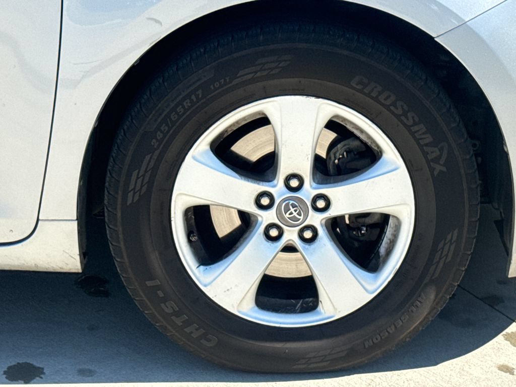 Used 2011 Toyota Sienna LE FWD image 11