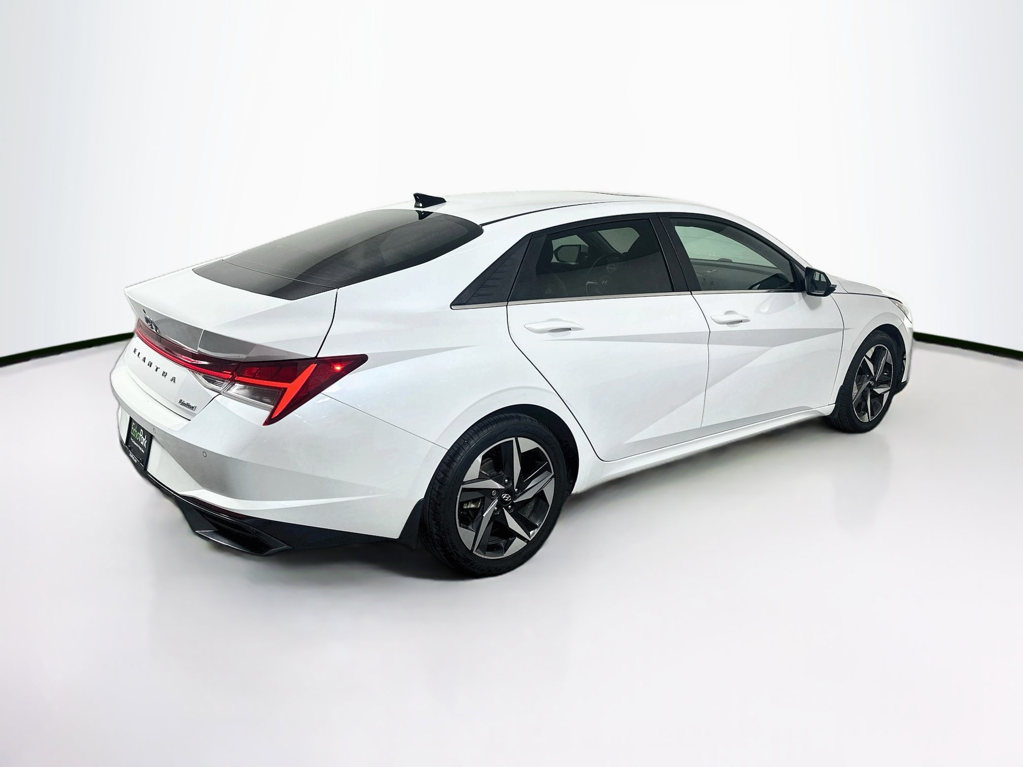 Used 2022 Hyundai Elantra Limited FWD image 9