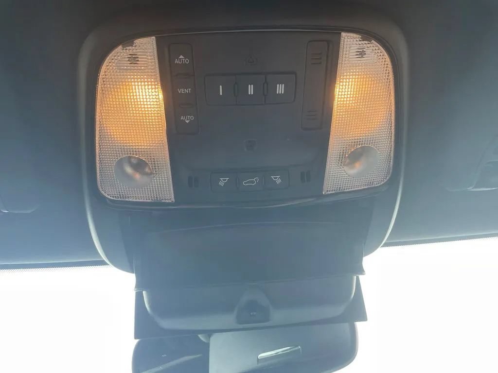 Used 2022 Dodge Durango R/T w/ Blacktop Package AWD/4WD image 26