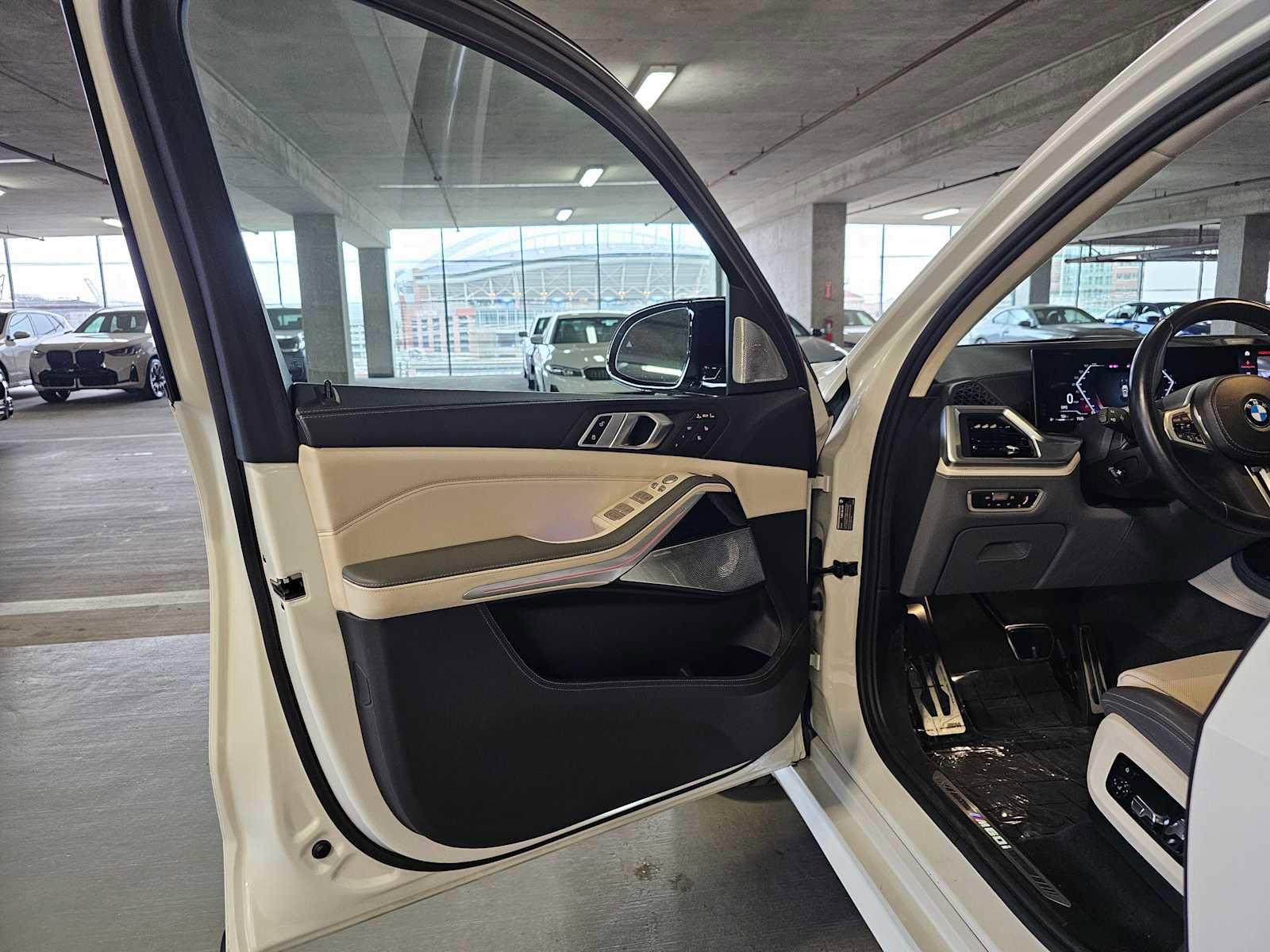 Used 2023 BMW X7 M60i w/ Executive Package AWD/4WD image 32