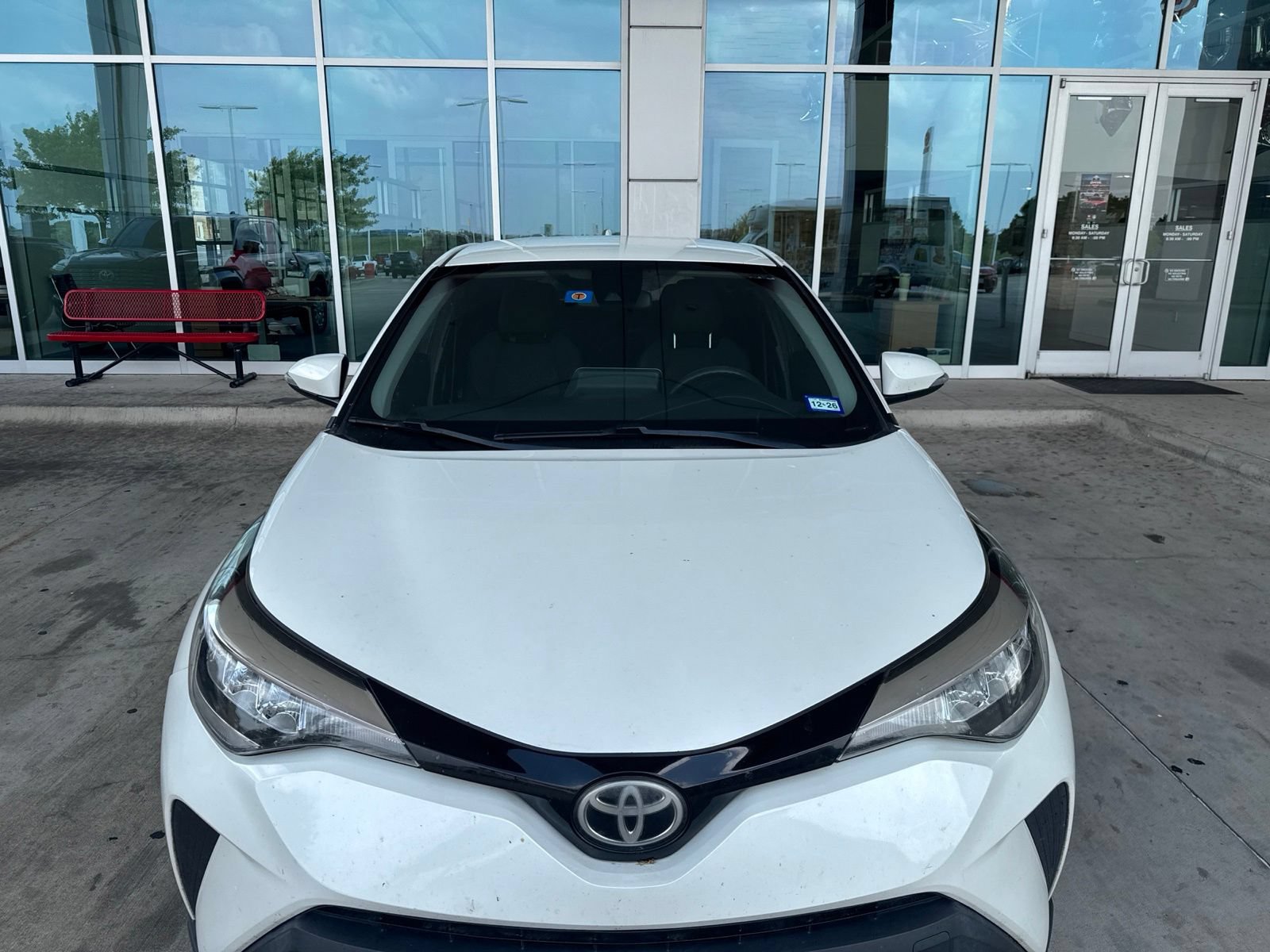 Used 2020 Toyota C-HR LE FWD image 24