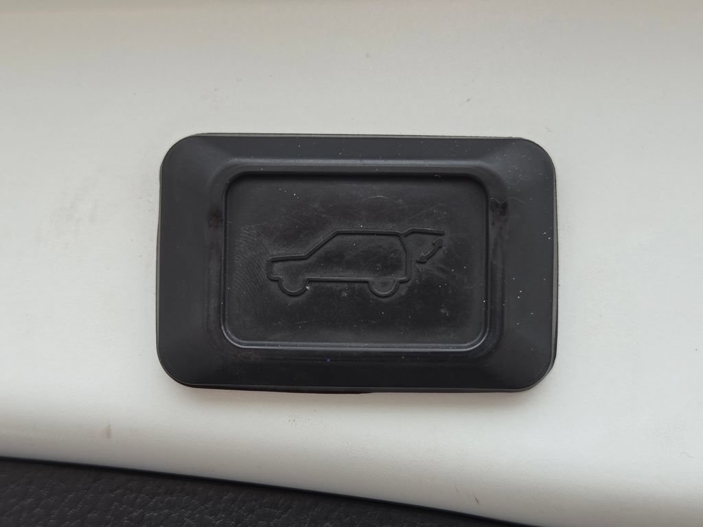 Used 2019 Toyota RAV4 XLE Premium w/ Cold Weather Package AWD/4WD image 29