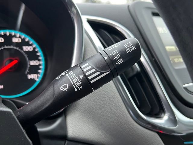 Used 2018 Chevrolet Equinox LS image 19