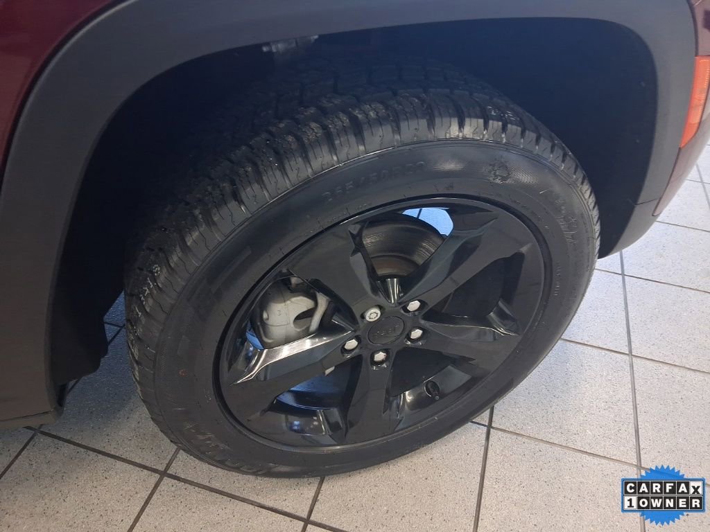 Used 2023 Jeep Grand Cherokee Limited w/ Black Appearance Package image 23