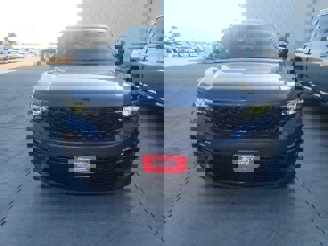 New 2025 Jeep Grand Cherokee Limited w/ Black Appearance Package image 8