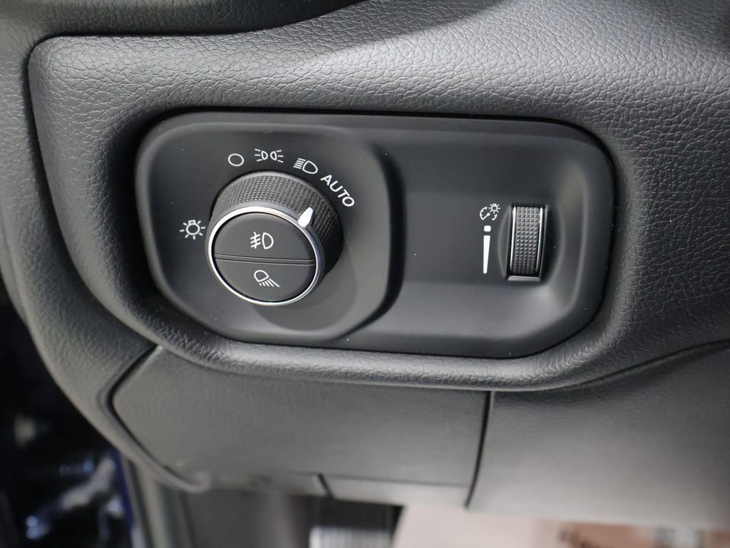 Used 2024 RAM 2500 Big Horn w/ Heated Seats & Wheel Group image 30