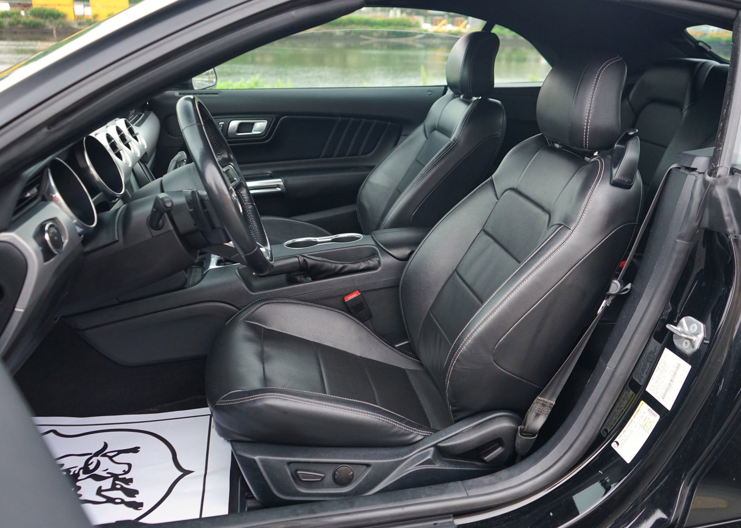 Used 2021 Ford Mustang Premium image 20