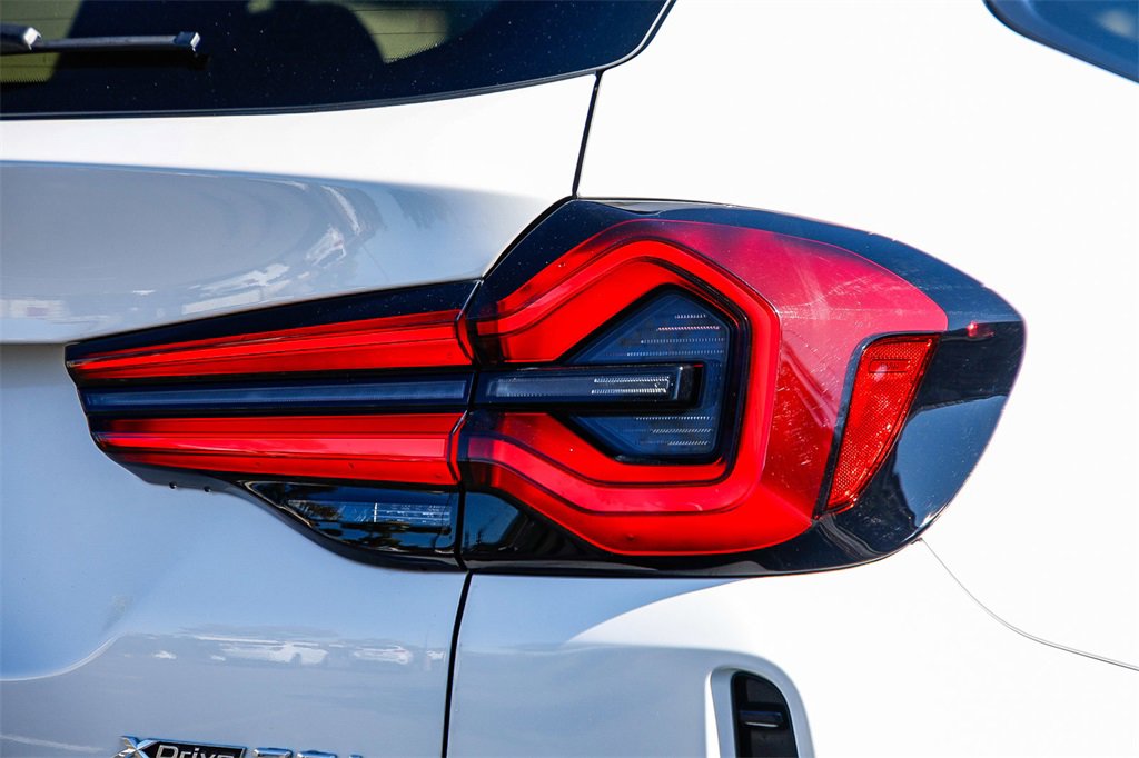 Used 2024 BMW X3 xDrive30i image 8