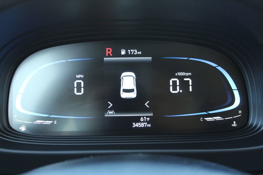 Used 2025 Hyundai Venue SEL FWD image 30