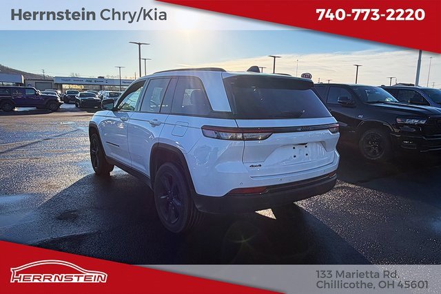 Used 2022 Jeep Grand Cherokee Altitude image 5