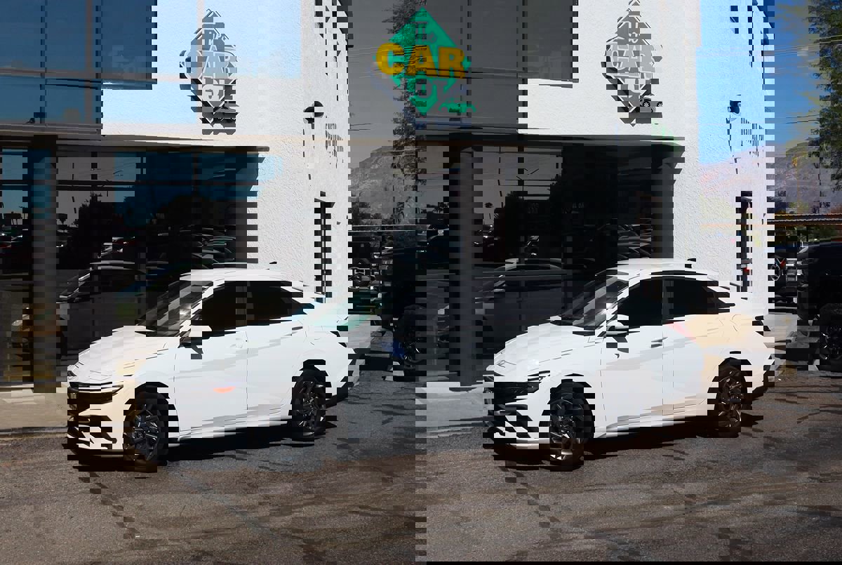 Used 2024 Hyundai Elantra SEL image 4