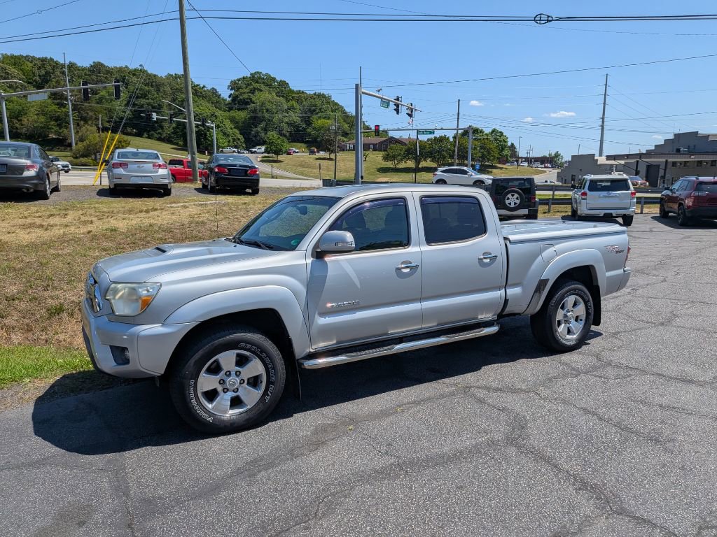 Used 2013 Toyota Tacoma 4x4 Double Cab w/ TRD Sport Pkg image 2