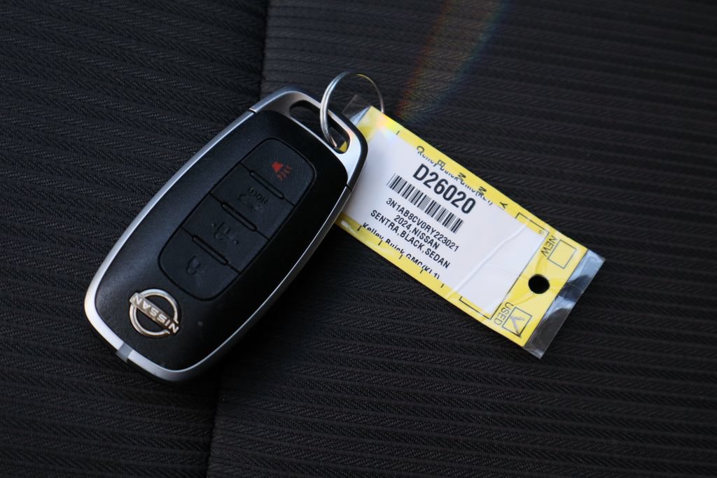 Used 2024 Nissan Sentra SV FWD image 30