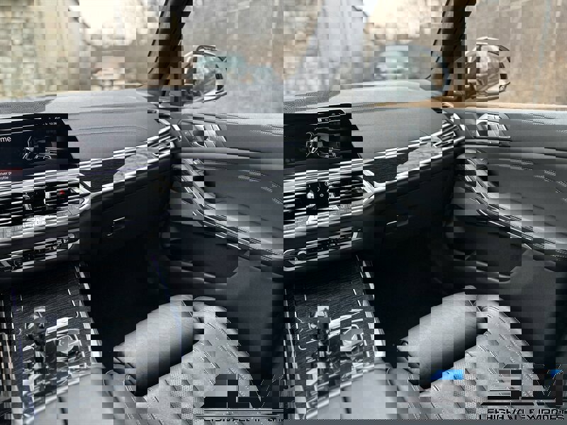 Used 2020 BMW X7 xDrive40i w/ M Sport Package image 29