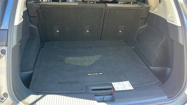 Used 2023 Nissan Rogue SV image 30