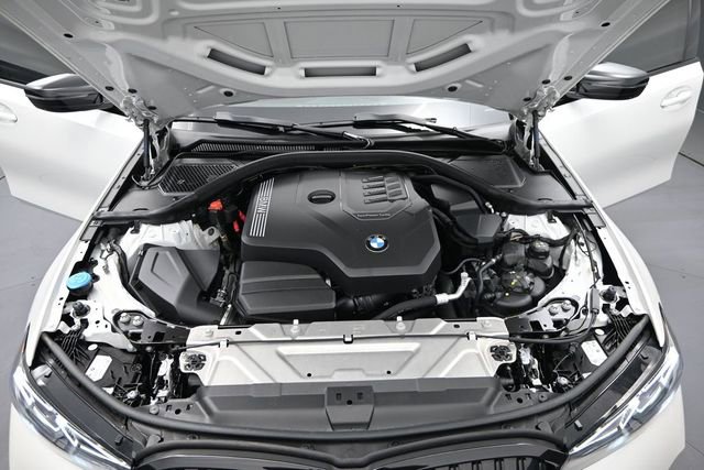 Used 2023 BMW 330i Sedan w/ M Sport Package RWD image 20