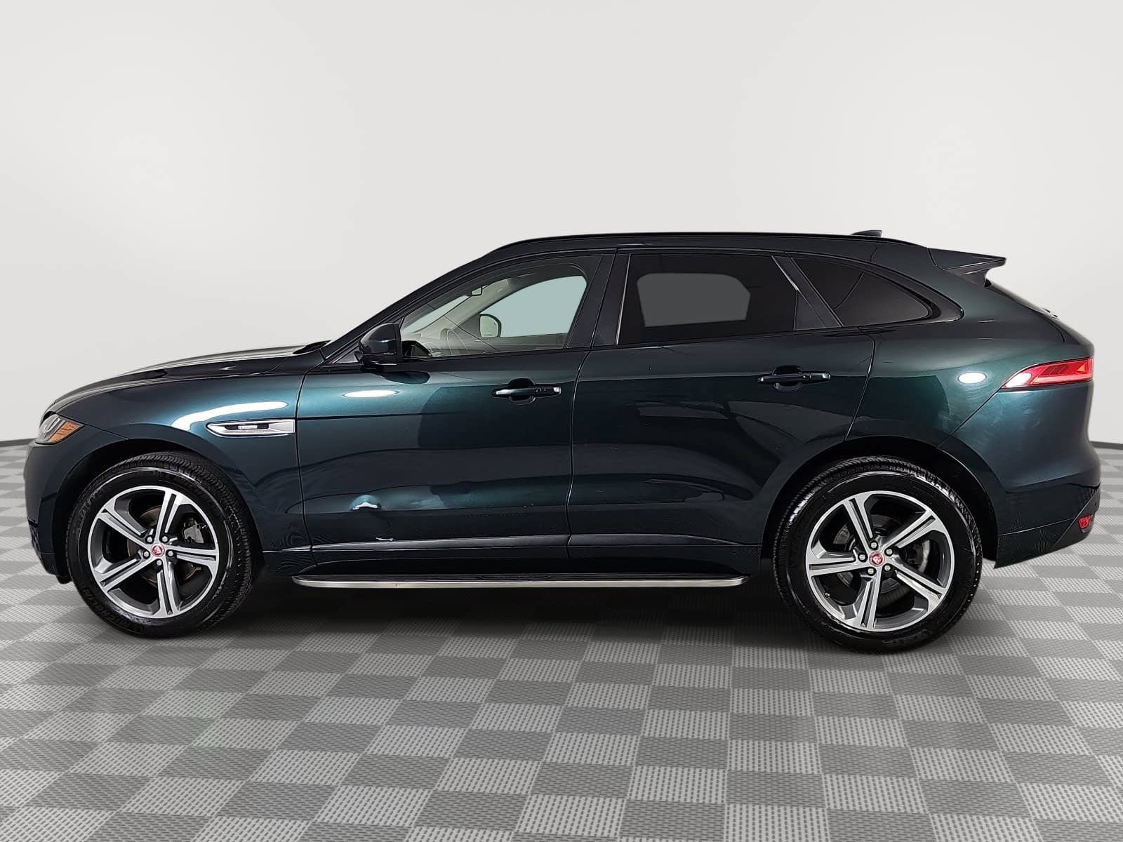 Used 2018 Jaguar F-PACE R-Sport AWD/4WD image 5
