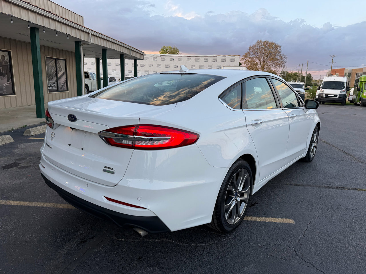 Used 2020 Ford Fusion SEL image 3