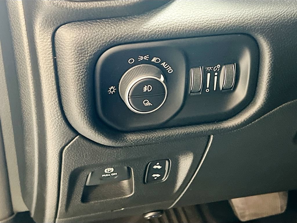 Used 2021 RAM 1500 Laramie RWD image 9
