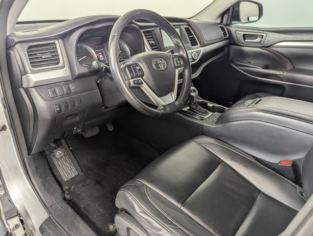 Used 2015 Toyota Highlander XLE image 11