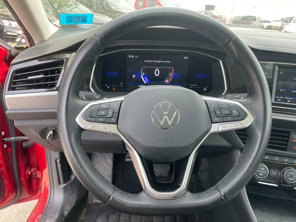 Used 2023 Volkswagen Jetta SE FWD image 15
