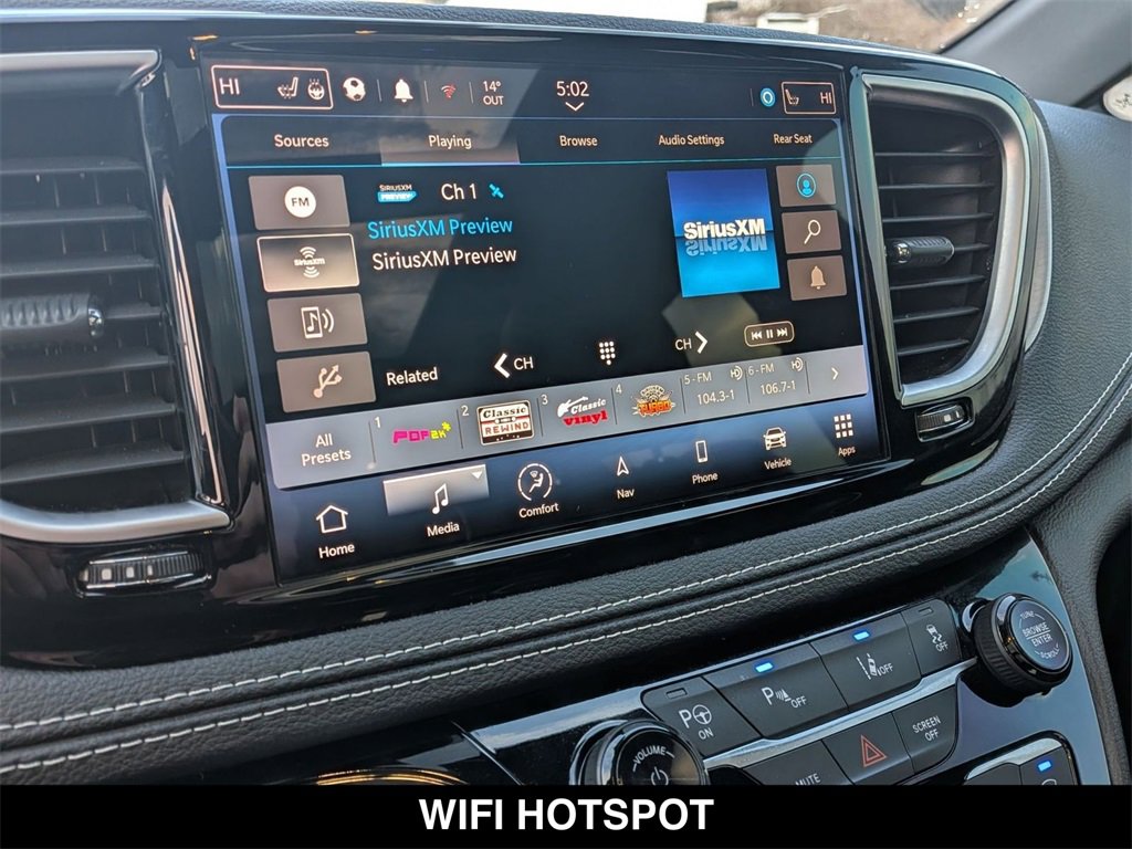 Used 2022 Chrysler Pacifica Limited w/ Uconnect Theater Family Group image 24