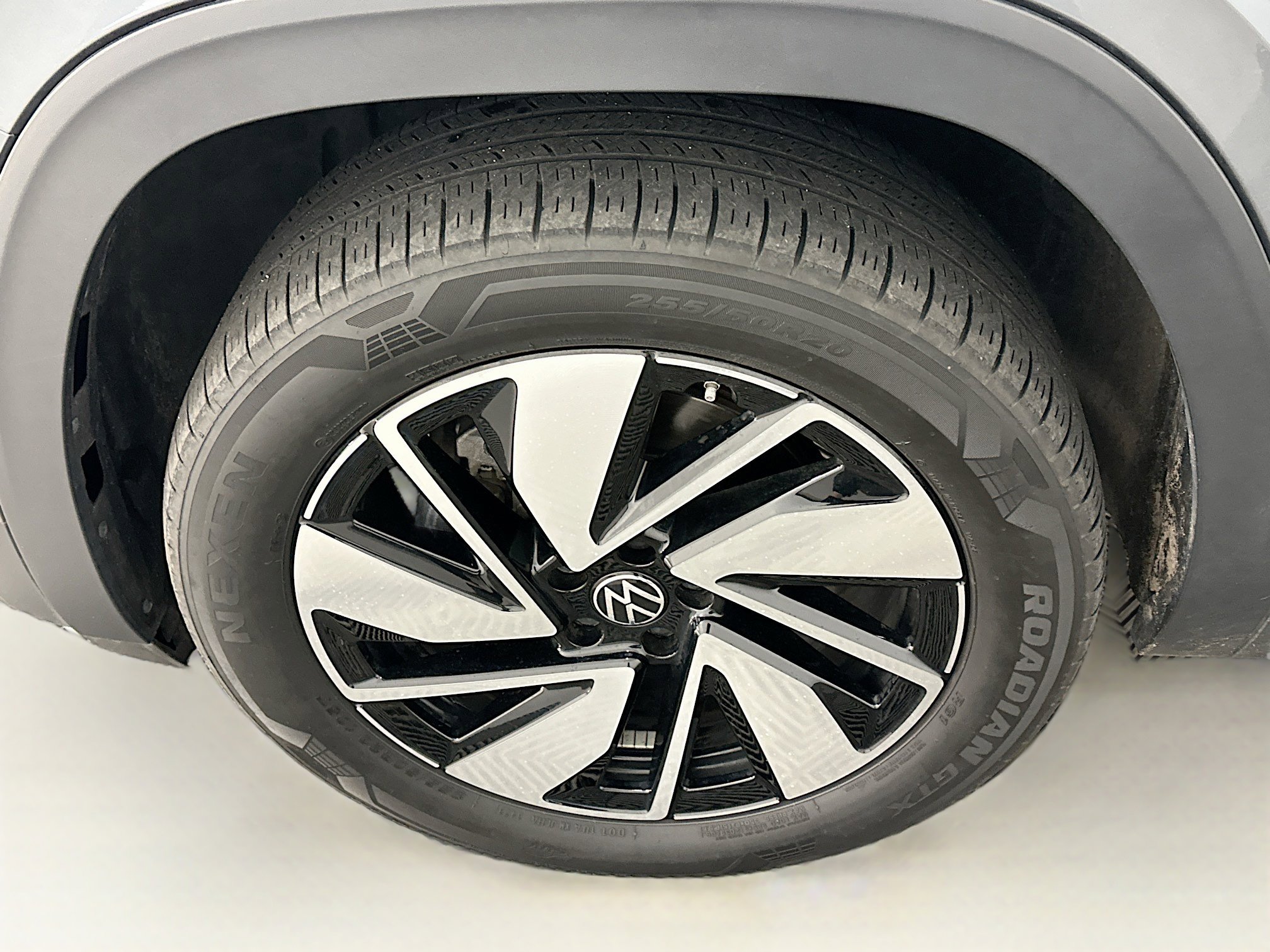 Used 2024 Volkswagen Atlas SE image 11