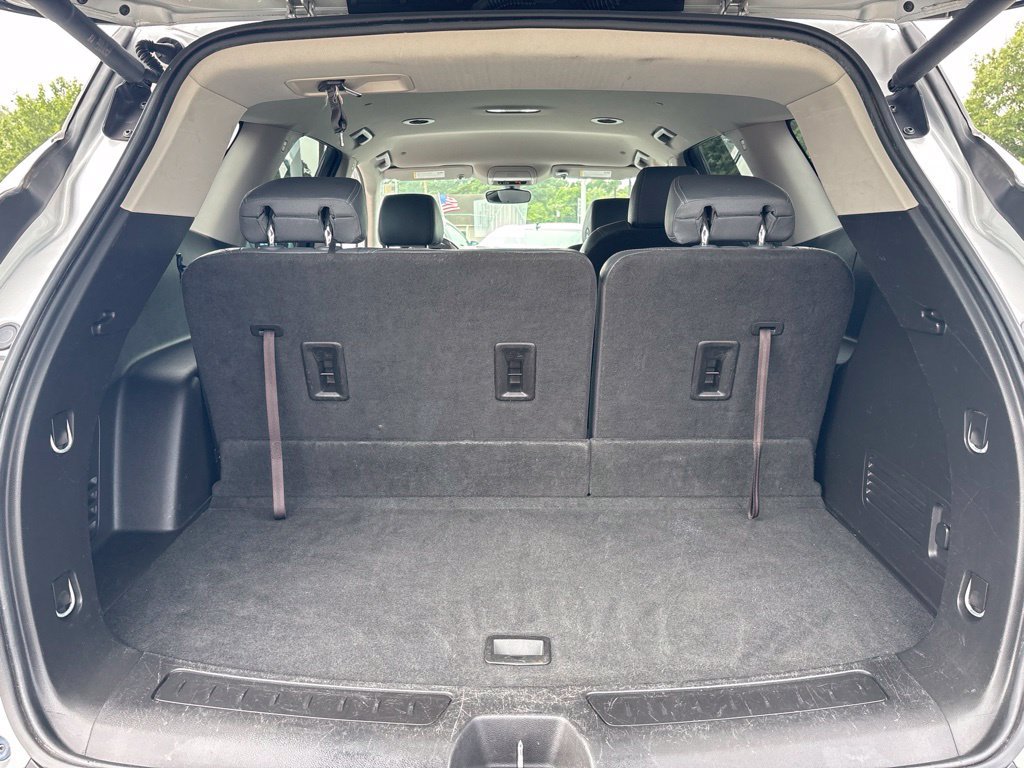 Used 2019 Buick Enclave Essence FWD image 27