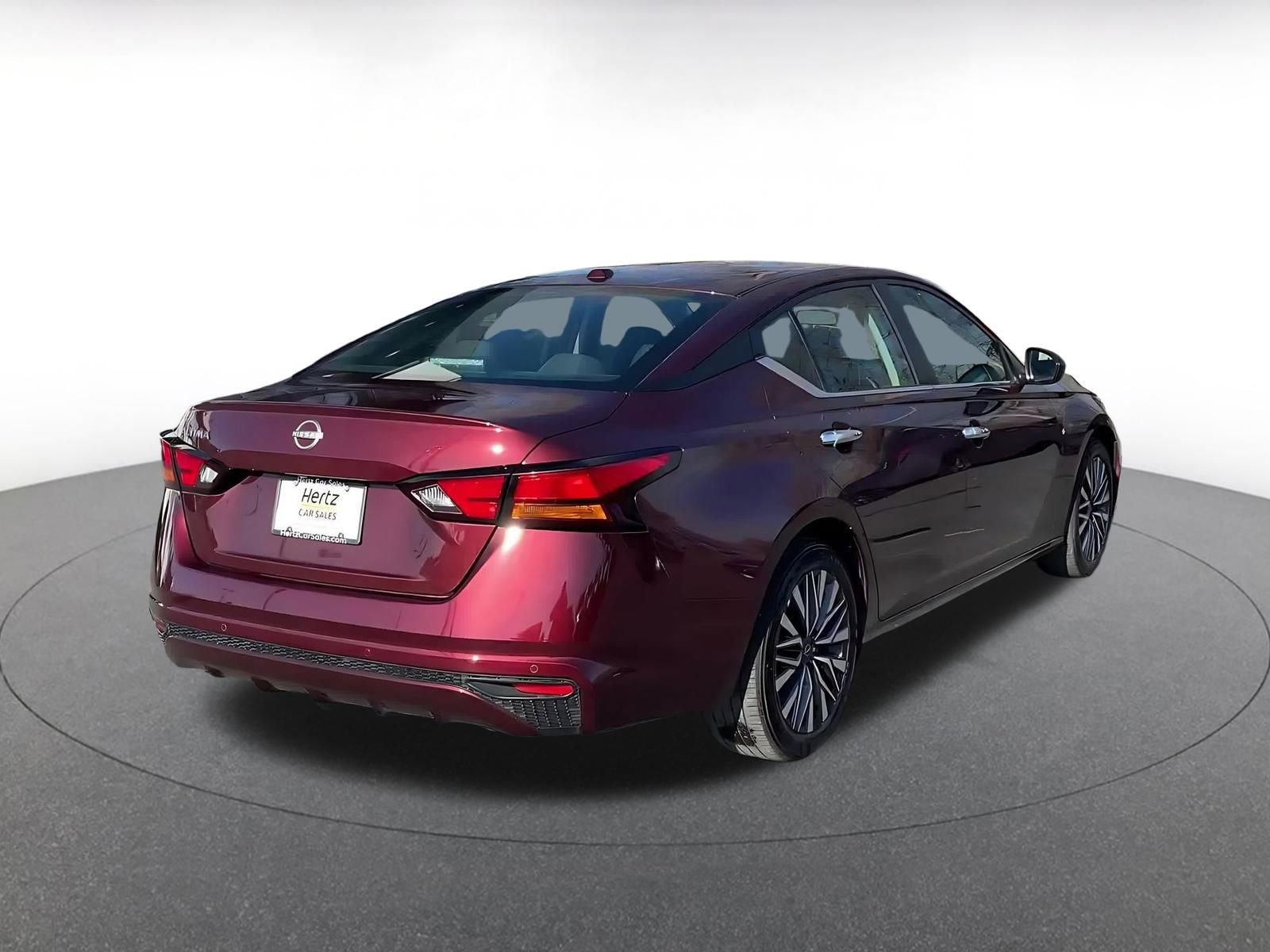 Used 2025 Nissan Altima 2.5 SV image 14