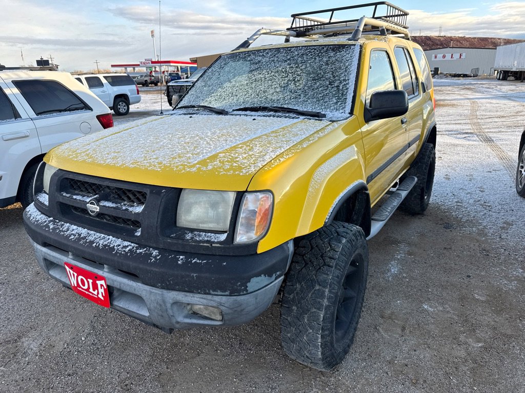 Used 2001 Nissan Xterra SE image 2