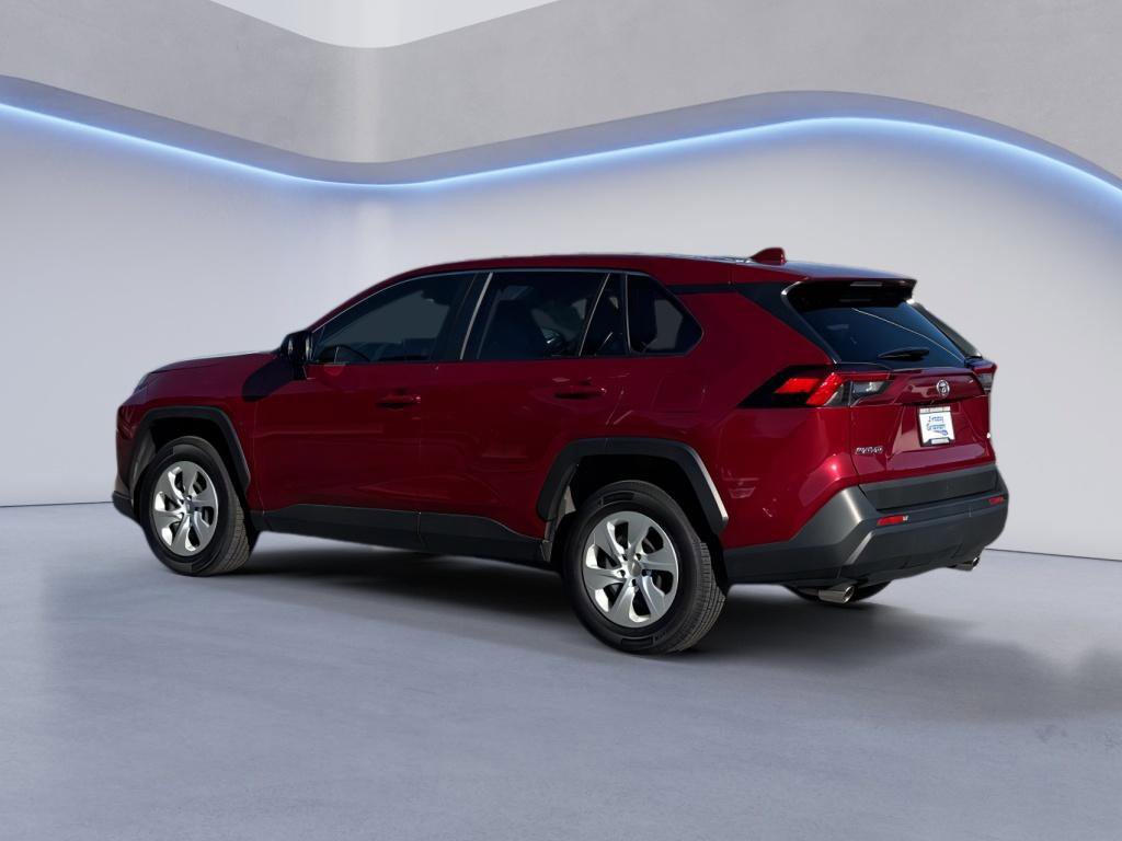 Used 2023 Toyota RAV4 LE image 4