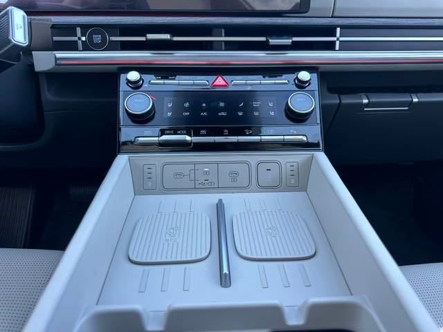 New 2025 Hyundai Santa Fe Calligraphy image 15