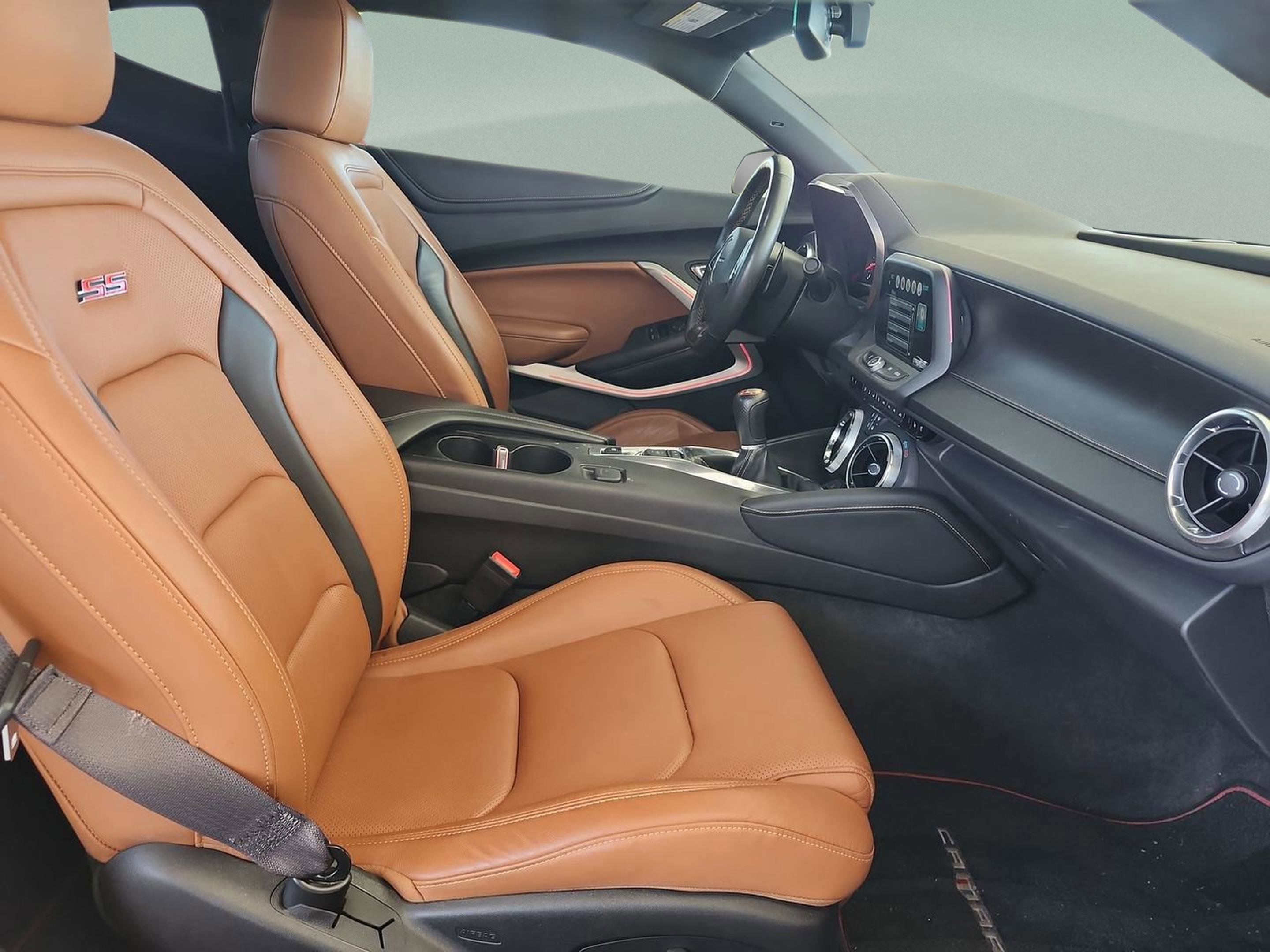 Used 2016 Chevrolet Camaro SS RWD image 18