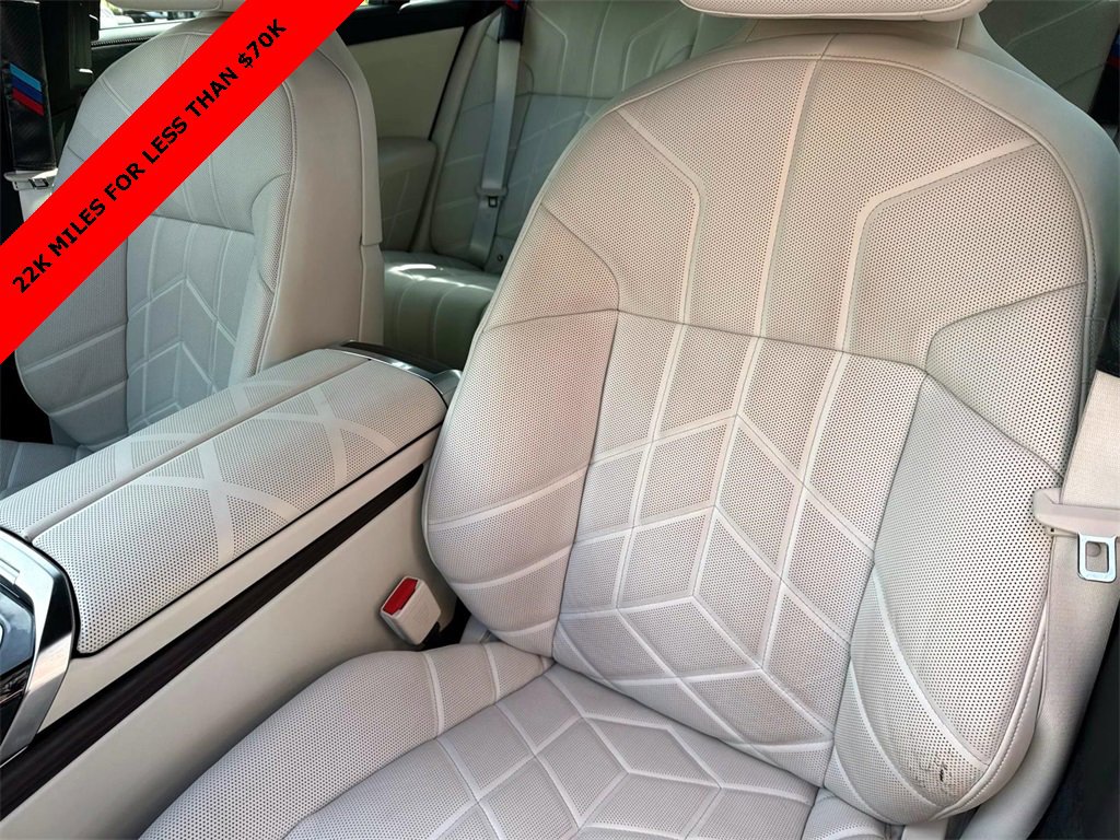 Used 2023 BMW i7 xDrive60 image 21