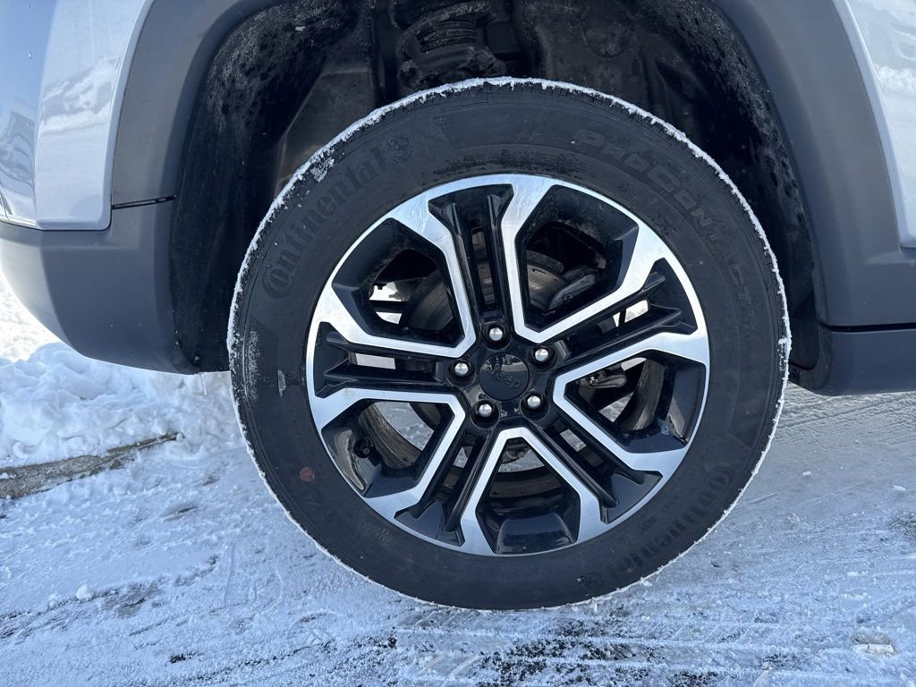 Used 2023 Jeep Compass Limited image 12