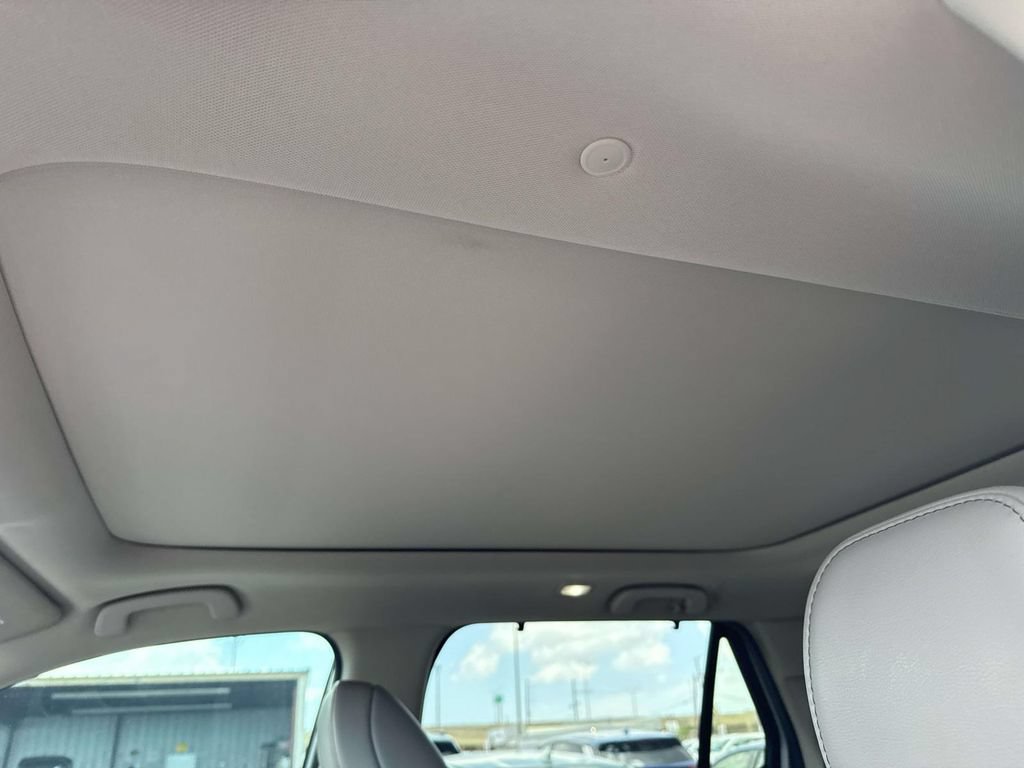 Used 2024 Honda Pilot Touring image 22