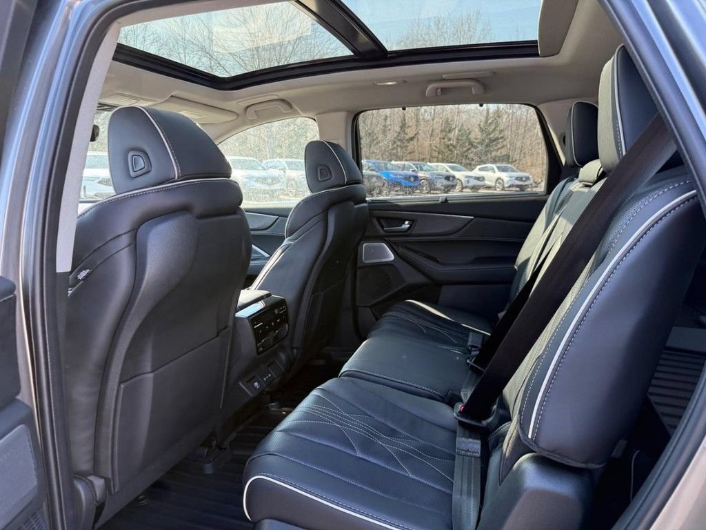 Certified 2026 Acura MDX w/ Advance Package AWD/4WD image 6