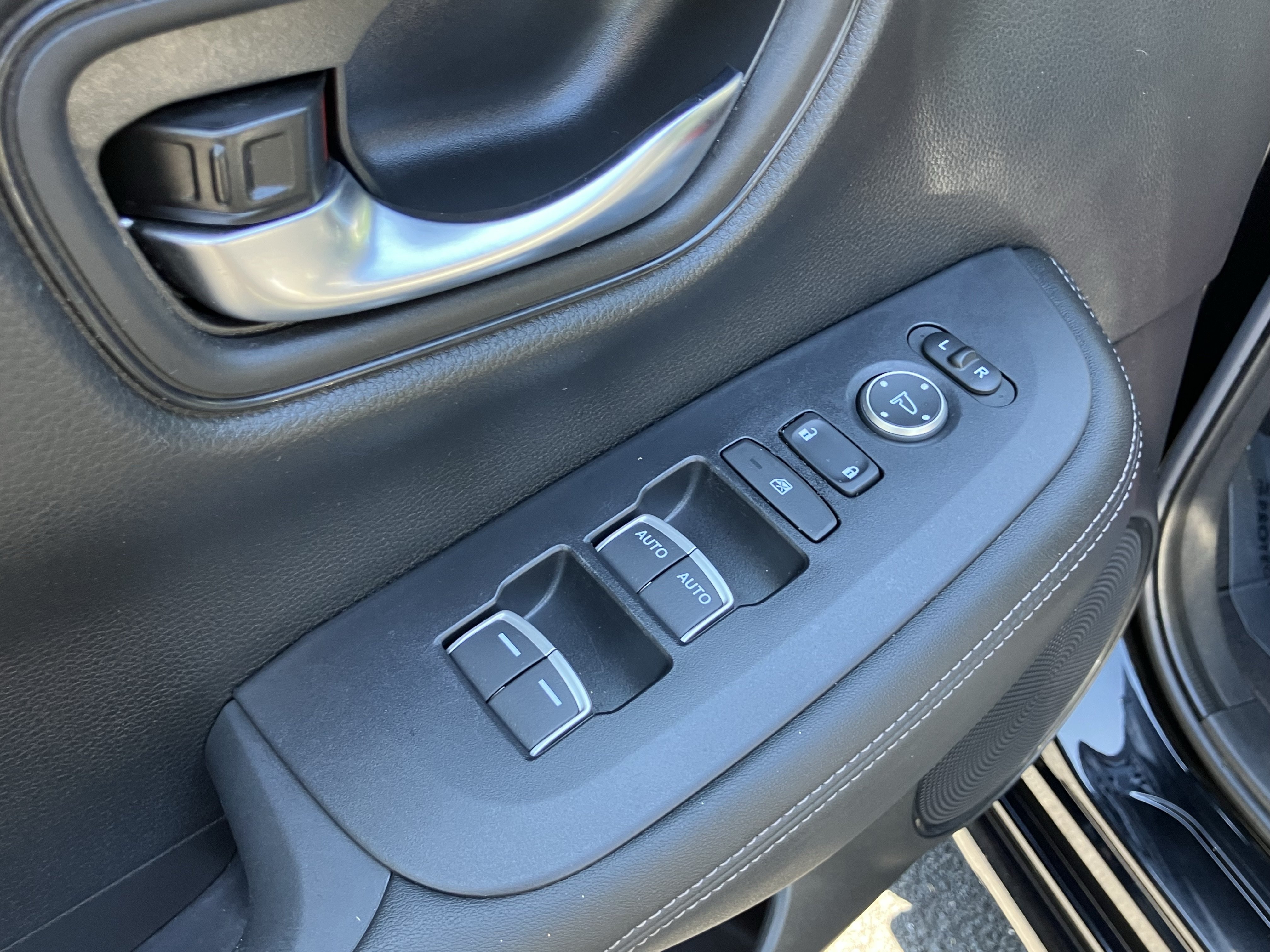 Certified 2024 Honda HR-V EX-L image 15