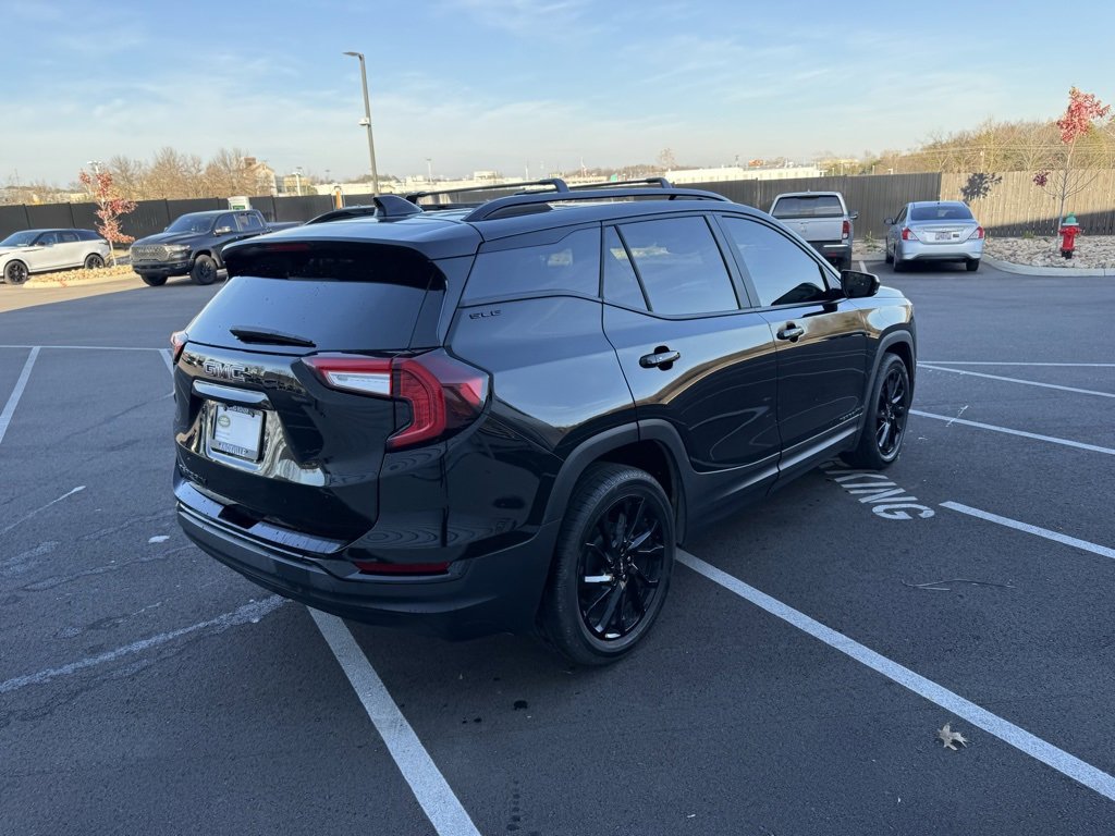 Used 2024 GMC Terrain SLE w/ Driver Convenience Package image 7