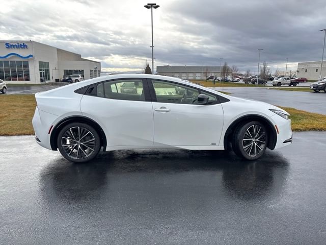 Used 2023 Toyota Prius XLE image 2