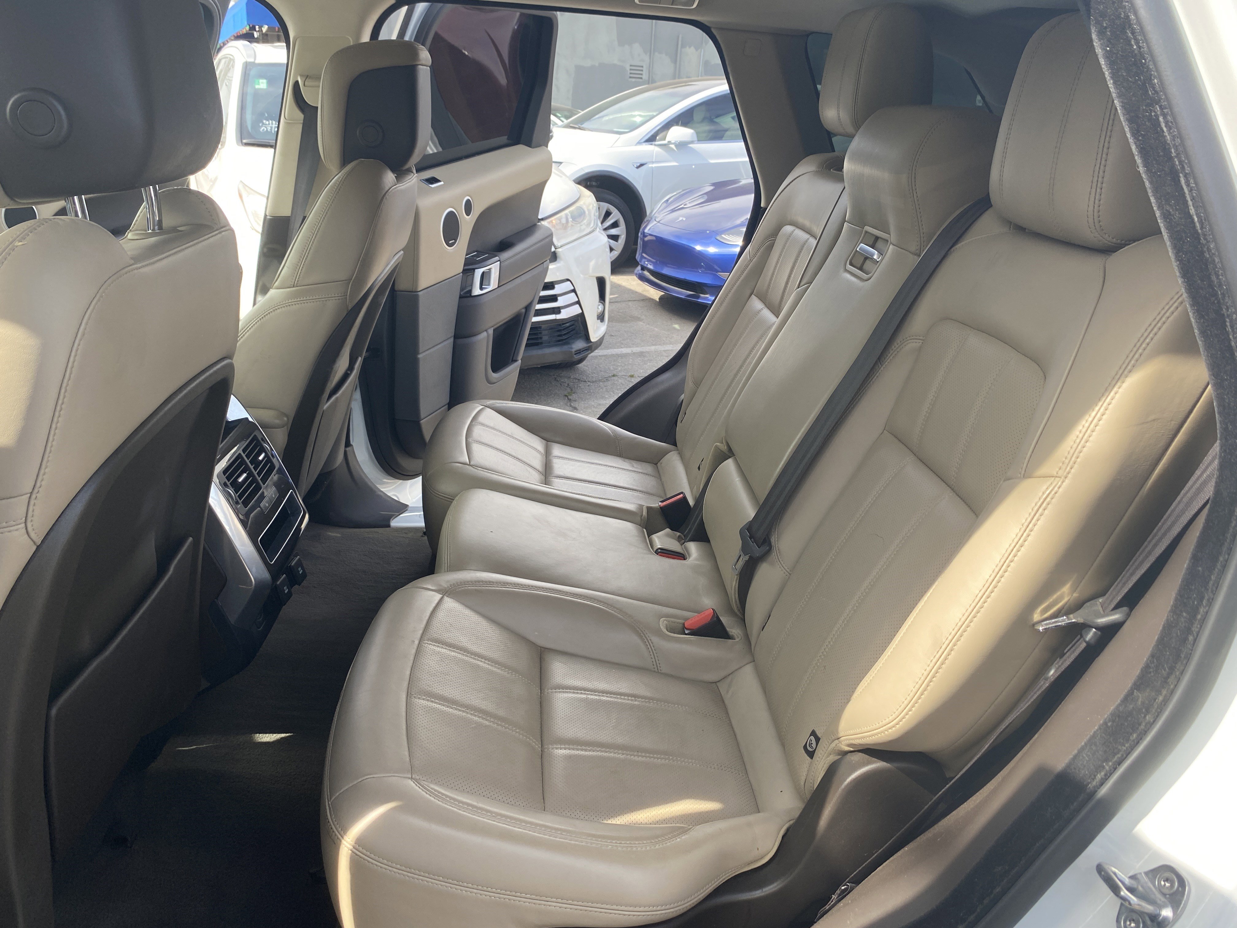 Used 2018 Land Rover Range Rover Sport HSE image 15