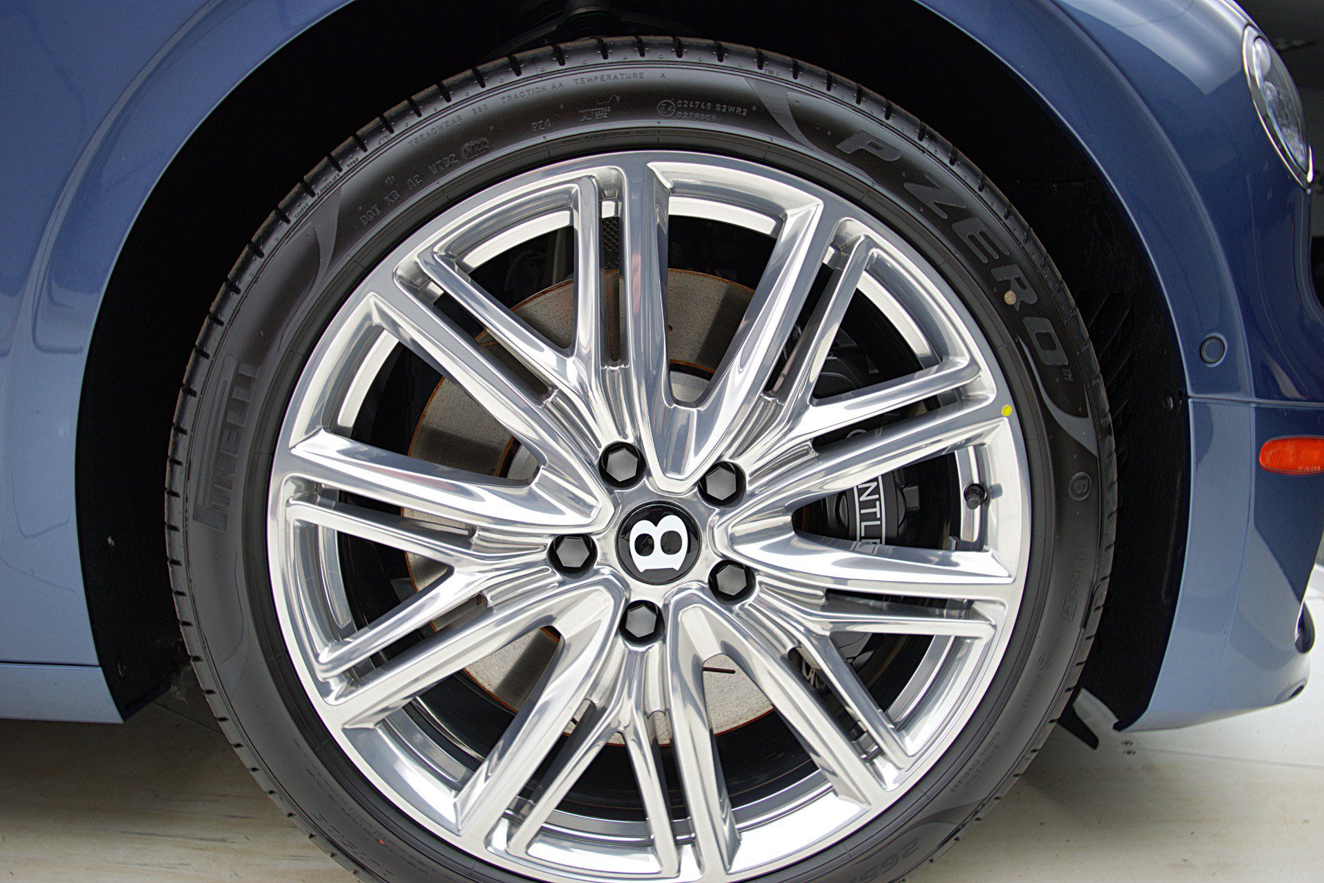 Certified 2022 Bentley Flying Spur Plug-In Hybrid AWD/4WD image 52