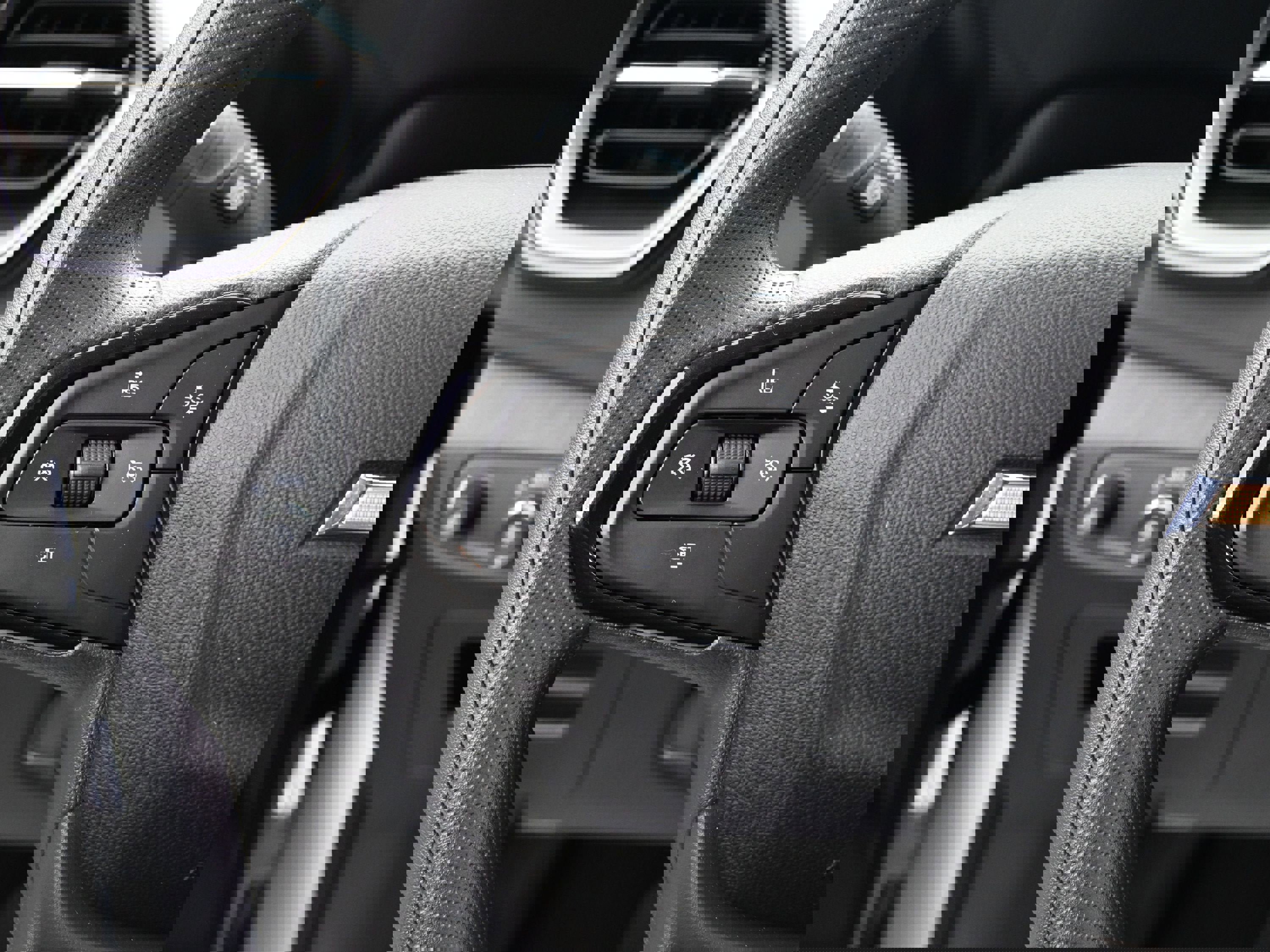 Certified 2026 Chevrolet TrailBlazer LT w/ Driver Confidence Package image 11