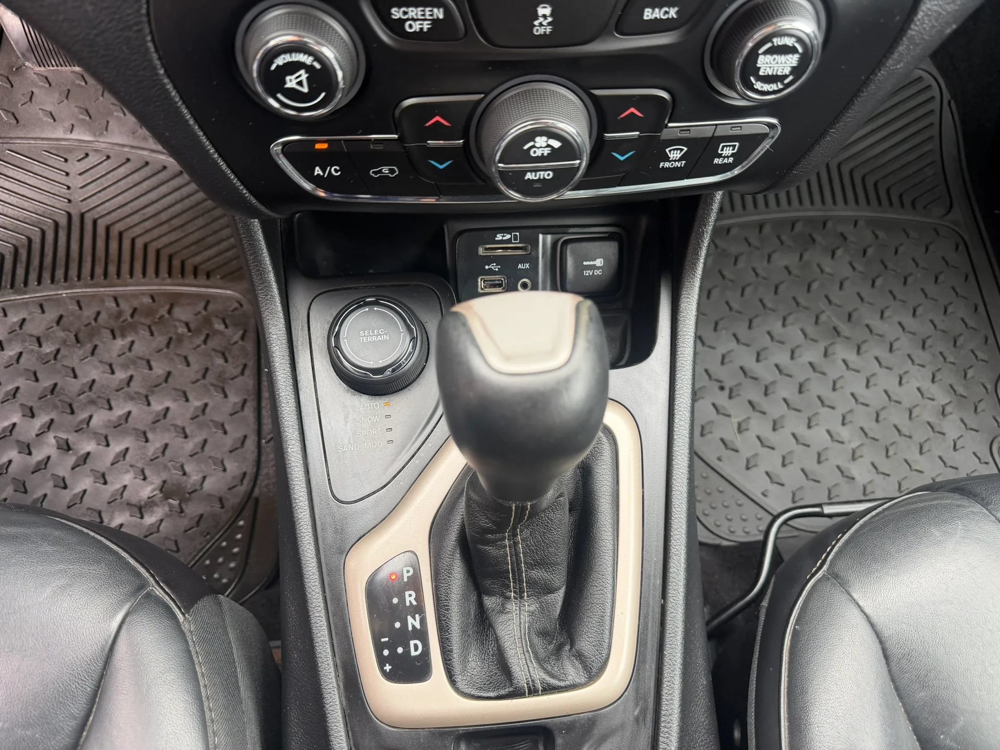Used 2017 Jeep Cherokee Limited AWD/4WD image 22