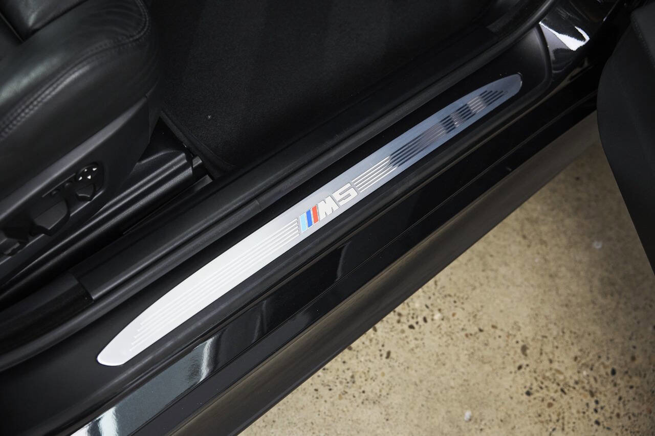 Used 2008 BMW M5 image 82
