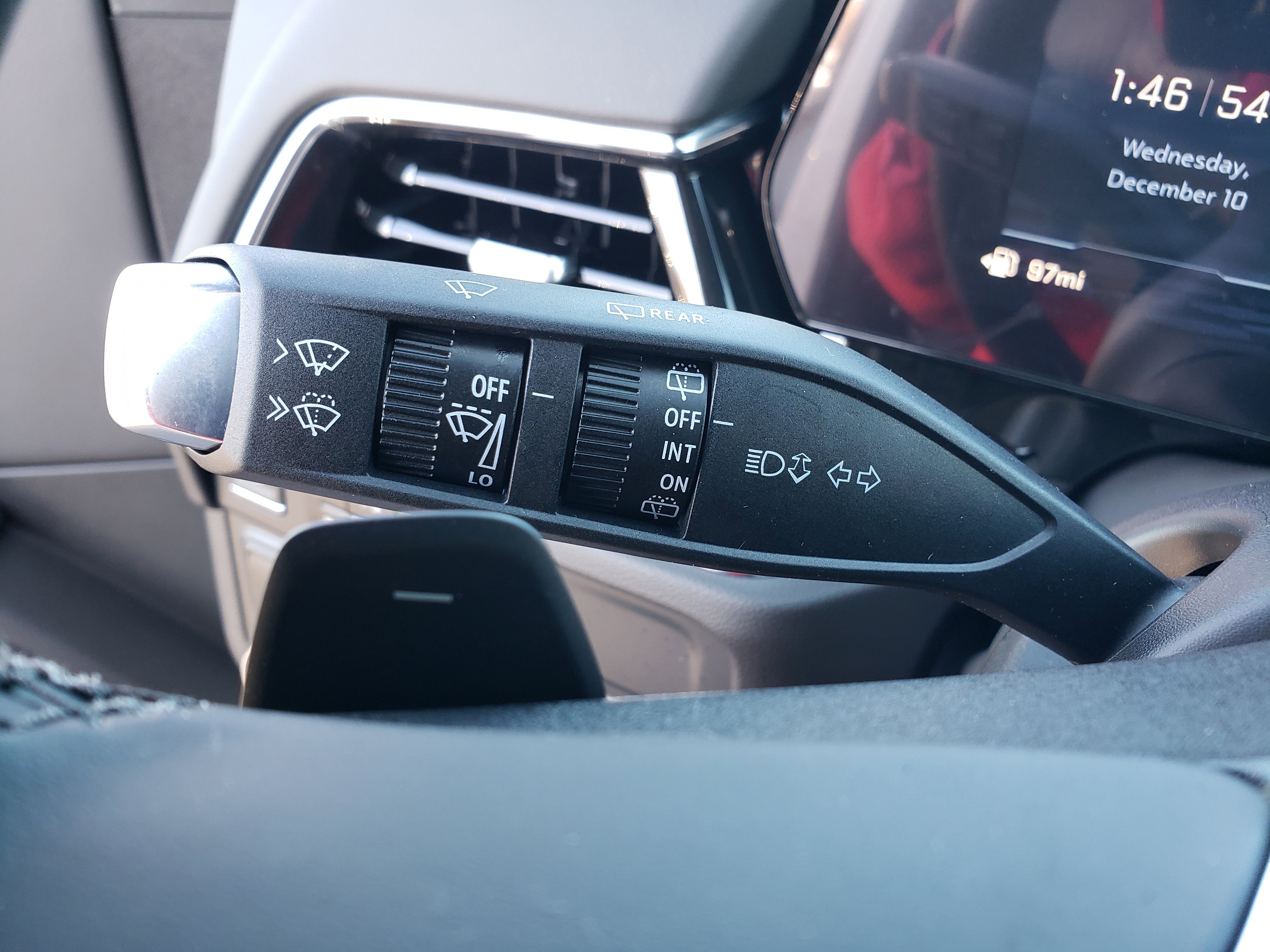 New 2026 Chevrolet Suburban LT w/ Comfort Package image 21