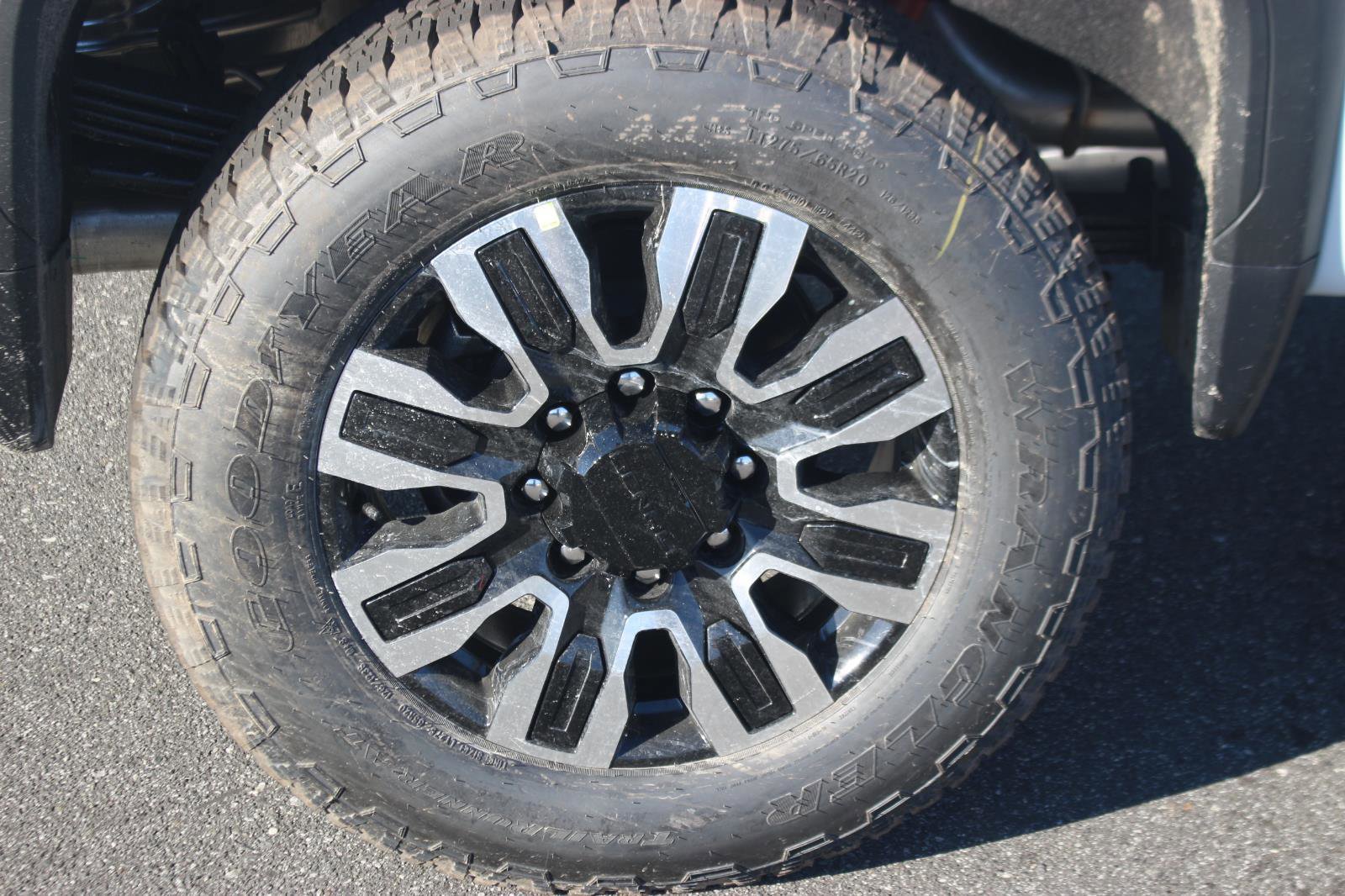 New 2026 GMC Sierra 2500 Denali Ultimate image 11