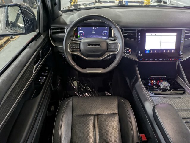 Certified 2024 Jeep Wagoneer L Series II AWD/4WD image 18
